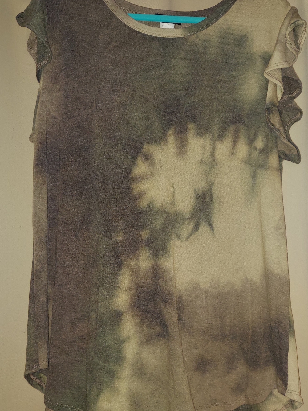 HEIMISH USA Olive & Cream Tie-Dye Ruffle Sleeve Tee